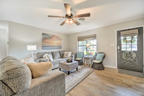 Fredericksburg Home w/ Hot Tub - 1 Mi to Dtwn House in Fredericksburg