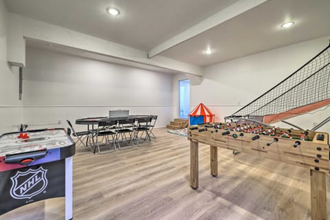 Community Beach & Lake: Pocono Summit Escape House in Coolbaugh Township