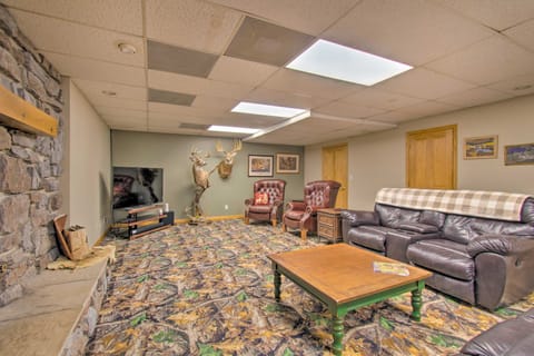 Idyllic Mt Sterling Retreat w/ Private Lake! House in Illinois