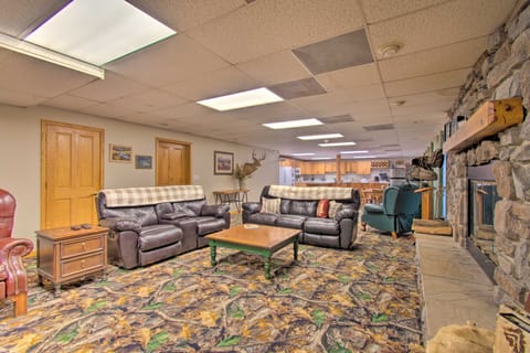 Idyllic Mt Sterling Retreat w/ Private Lake! House in Illinois