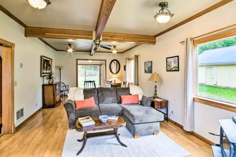 Quaint Coquille Getaway Near Beaches + Parks! House in Oregon