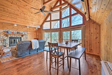 Spacious Franklin Cabin w/ Mountain Views! House in Tennessee