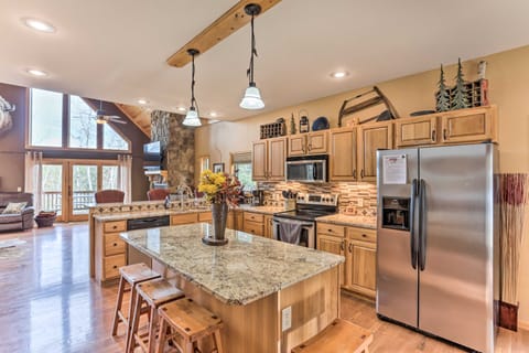 Spacious Lead Getaway w/ Private Hot Tub & Deck! House in North Lawrence