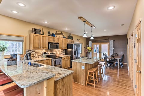 Spacious Lead Getaway w/ Private Hot Tub & Deck! House in North Lawrence