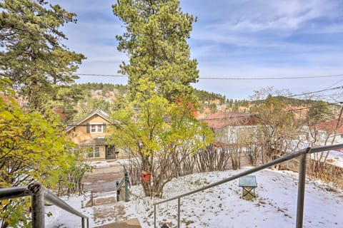 Mountain-View Lead Home w/ Patio + Fire Pit! House in Lead