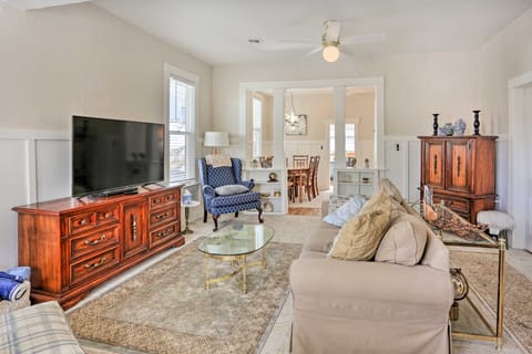 Mountain-View Lead Home w/ Patio + Fire Pit! House in Lead