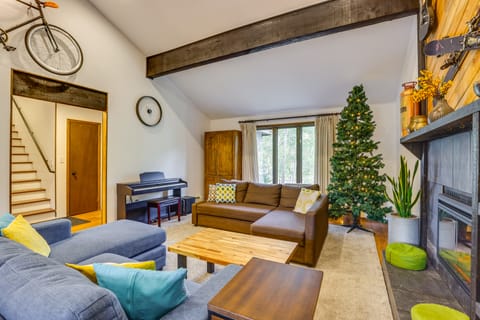 7 Mi to Skiing! Mtn-View Hot Tub Haven in Frisco House in Frisco