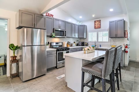 4 Mi to Airport: Poolside Retreat in Palm Springs! House in Palm Springs