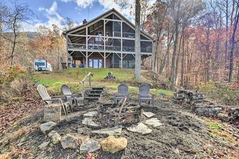Gorgeous Franklin Getaway w/ Deck, Mountain Views! House in Tennessee