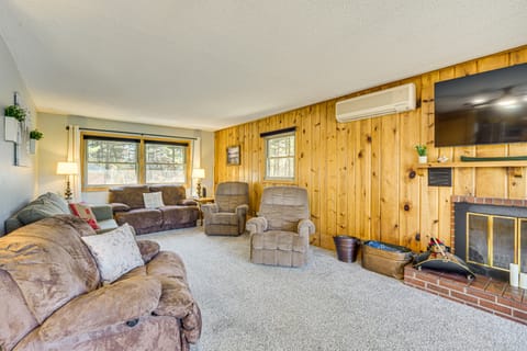 Beautiful Chetek Home w/ Prairie Lake Access! Cottage in Wisconsin