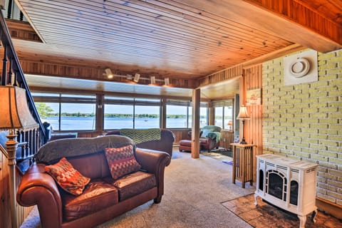 Waterfront Wellesley Island Getaway w/ Deck! House in Wellesley Island