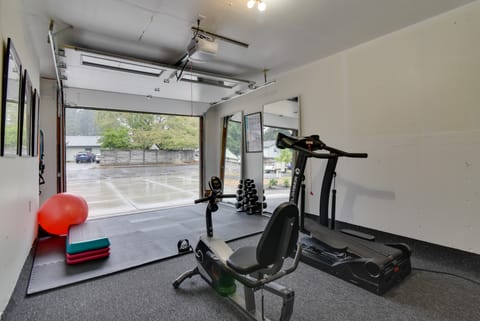 Lovely Vancouver Retreat w/ Home Gym! House in Vancouver
