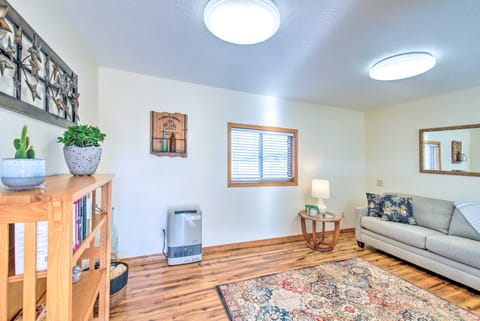 Cozy Cottage Studio: Stunning Mountain Views! Cottage in Idaho