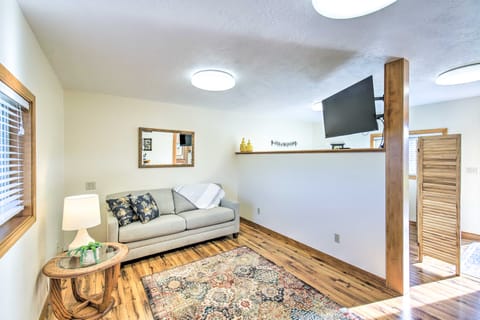 Cozy Cottage Studio: Stunning Mountain Views! Cottage in Idaho