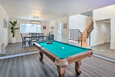 Relax Fireside & Play Pool! Home 4 Mi to Dtwn Reno House in Reno