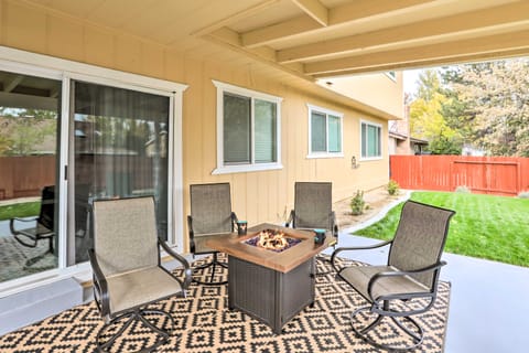 Relax Fireside & Play Pool! Home 4 Mi to Dtwn Reno House in Reno