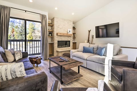 Chic Condo w/ Fireplace: Walk to Main St Frisco! Apartment in Frisco