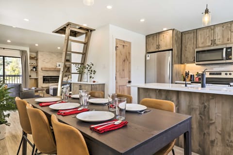Chic Condo w/ Fireplace: Walk to Main St Frisco! Apartment in Frisco