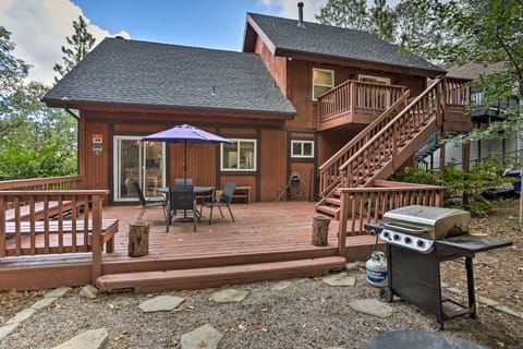 Lovely Lake Arrowhead Cabin w/ Furnished Deck House in Lake Arrowhead
