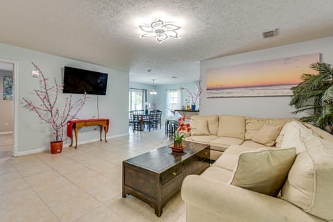 Pet-Friendly PCB Home w/ Hot Tub, Near Beaches! House in Sunnyside