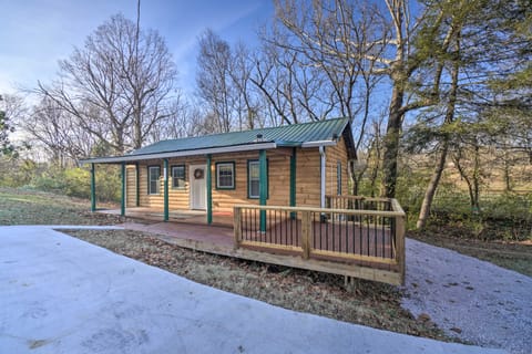 Cozy Knoxville Getaway ~ 8 Mi to Downtown! House in Knoxville