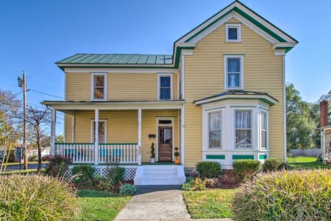 Front Royal Retreat ~ 1 Mi to National Park! House in Front Royal