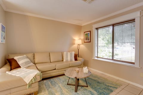 Seminole Townhome: Easy Access to Beaches! Apartment in Seminole
