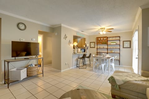 Seminole Townhome: Easy Access to Beaches! Apartment in Seminole