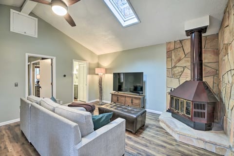 Peaceful Cottage w/ Mtn View Near ATV Trails! Cottage in West Virginia