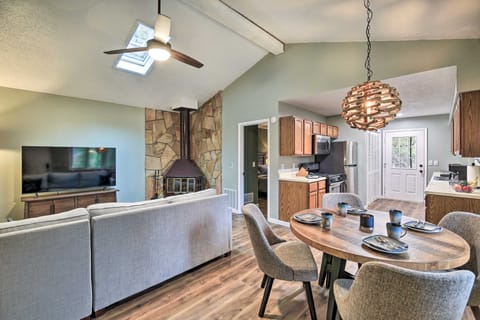 Peaceful Cottage w/ Mtn View Near ATV Trails! Cottage in West Virginia