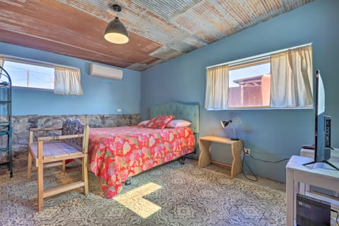 Unique Santa Cruz Studio ~ 25 Mi to Santa Fe Apartment in New Mexico
