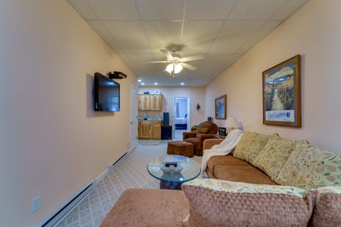 < 2 Mi to Beech Mtn Slopes: 1st-Floor Family Condo Apartment in Beech Mountain