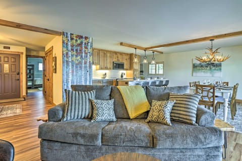 Mtn/Lake Views & 3 Mi to Skiing: Dillon Condo Apartment in Dillon