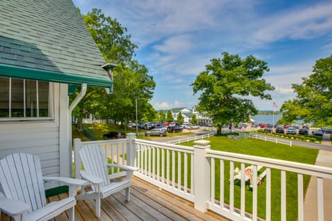 Portage Lake Condo w/ Deck & Pool Access! Apartment in Wisconsin