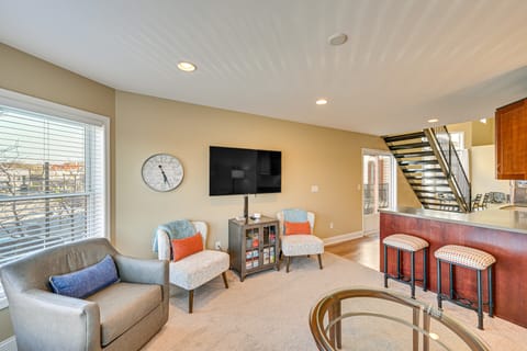 'Phoenix Nest' South Haven Condo: River View! Apartment in South Haven