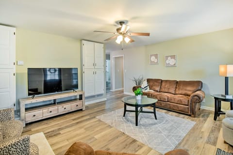 Beautiful Clarkesville Home ~ 8 Mi to Helen! House in White County