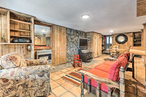 Peaceful Mt Sterling Cabin: Deck & Fire Pit! House in Kentucky