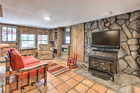 Peaceful Mt Sterling Cabin: Deck & Fire Pit! House in Kentucky