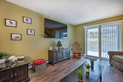 Cozy Ski-In/Ski-Out Condo on Magic Mountain Apartment in South Londonderry