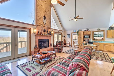 Family-Friendly Murphy Cabin w/ Deck & Fire Pit! House in Tennessee