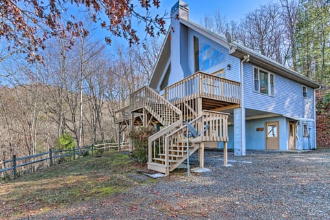 Family-Friendly Murphy Cabin w/ Deck & Fire Pit! House in Tennessee