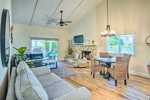 Chic Fountain Valley Getaway Near Theme Parks House in Fountain Valley