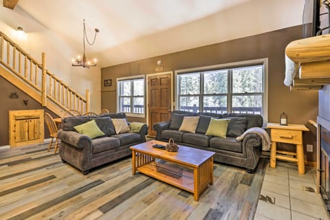 Walk to Grand Lake: Riverfront Gem w/ Fireplace! Apartment in Grand Lake