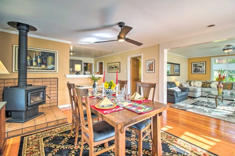 ‘Villa Verona’ Beach Retreat w/ Outdoor Space House in Mendocino County