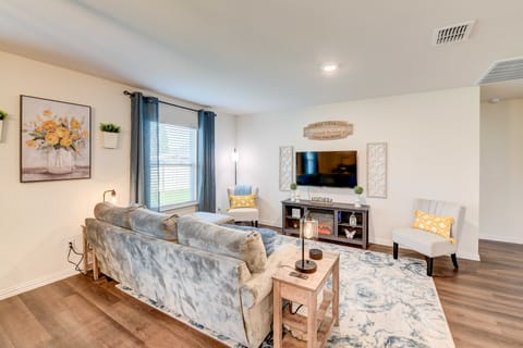 ~ 6 Mi to Waco: Newly Constructed Family Home House in Bellmead