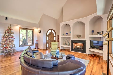 Expansive Murphy Retreat w/ Mountain Views! House in Tennessee