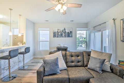 Walk to TCU: Fort Worth Retreat w/ Balcony! Apartment in Fort Worth