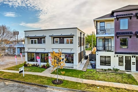 Walk to TCU: Fort Worth Retreat w/ Balcony! Apartment in Fort Worth