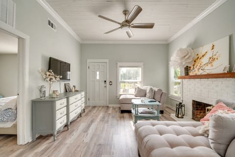 Walk to River & Shops: Downtown Dunnellon Escape House in Dunnellon