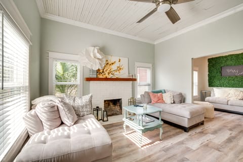 Walk to River & Shops: Downtown Dunnellon Escape House in Dunnellon